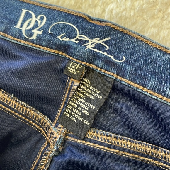 DG2 by Diane Gilman Virtual Stretch Up-Lifter Boot-Cut Jean - Picture 8 of 12